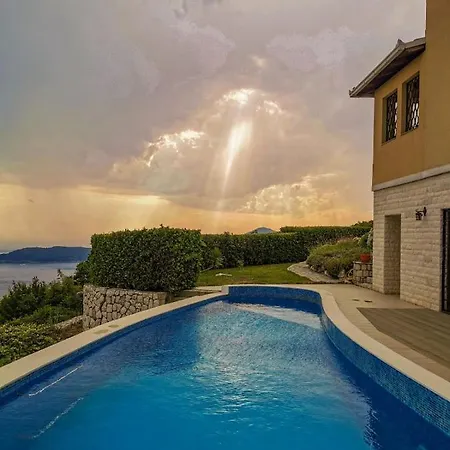 Вилла Lux Provence *